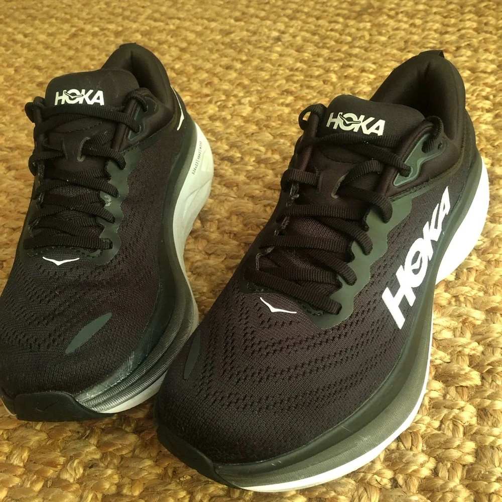 Hoka Bondi 8 Black/White Running Shoes 1127952-BWHT. Size 8.5 B